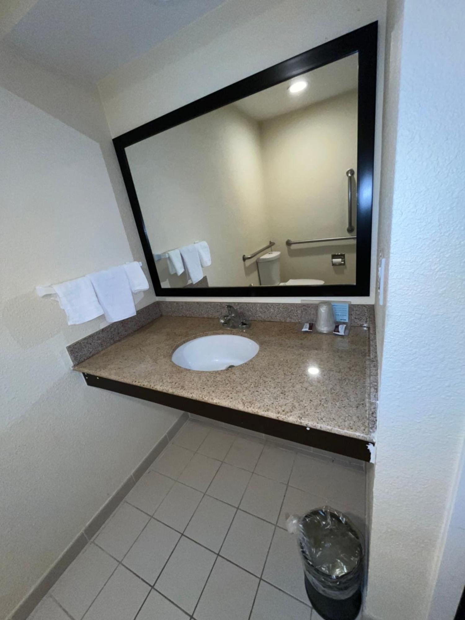Oregon Trail Inn And Suites เลควิว ภายนอก รูปภาพ