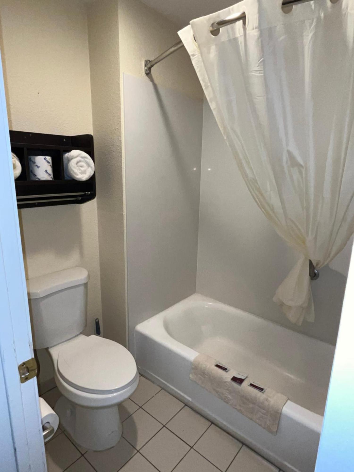 Oregon Trail Inn And Suites เลควิว ภายนอก รูปภาพ